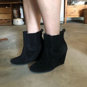 BCBG Wedged boots